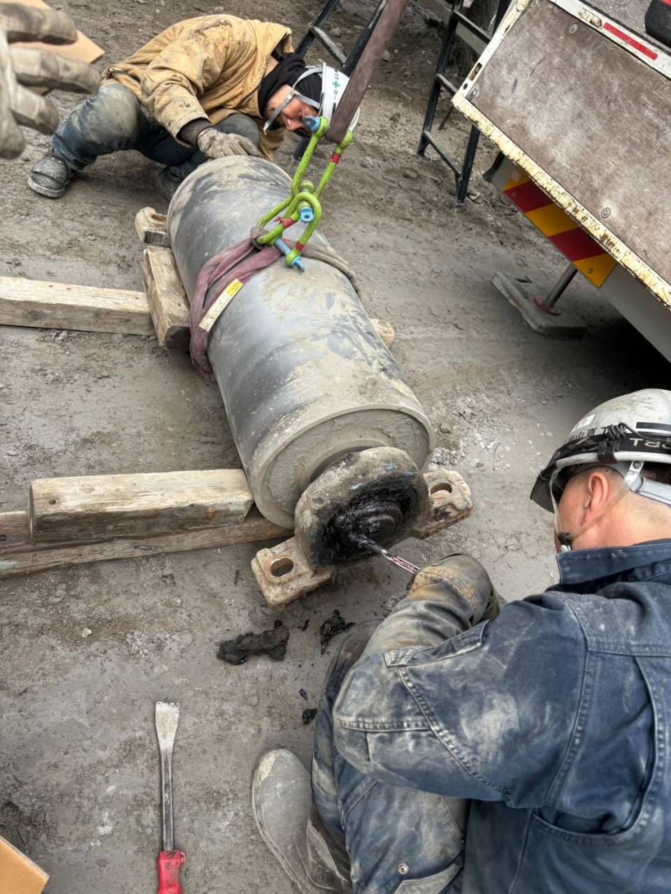 愛知県新城市のS社にてコンベヤ修理を行っている豊川市の山真工業です！