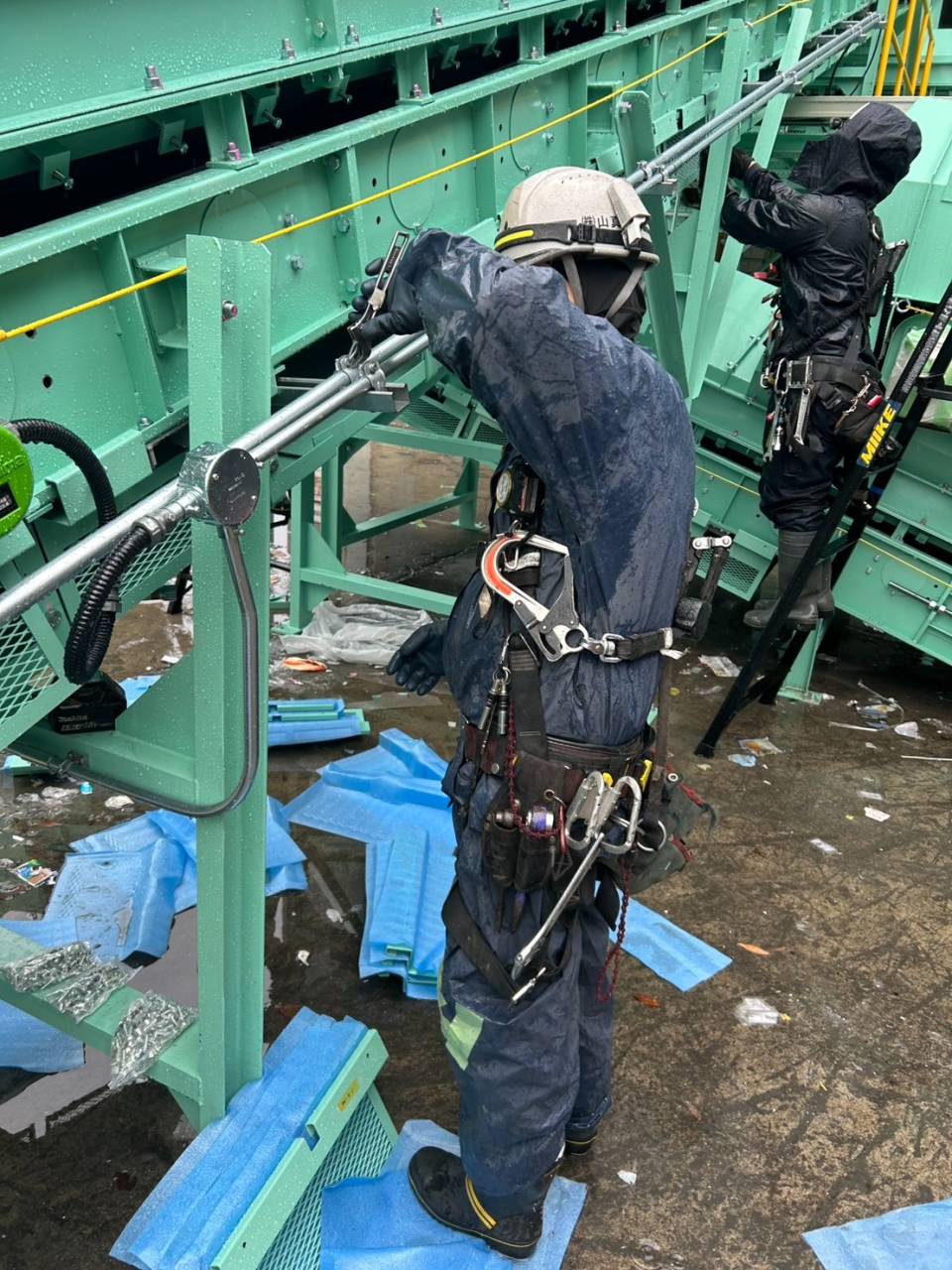 富山県富山市のT社様で機械据付工事を行っている愛知県豊川市の山真工業です！
